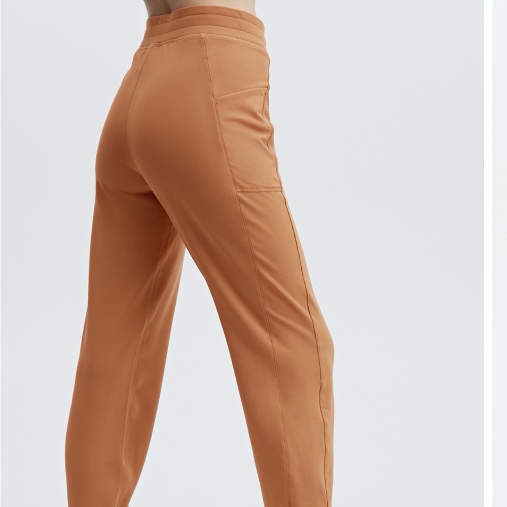 Fabletics Sequoia High-Waisted Cold Weather Pocket Jogger